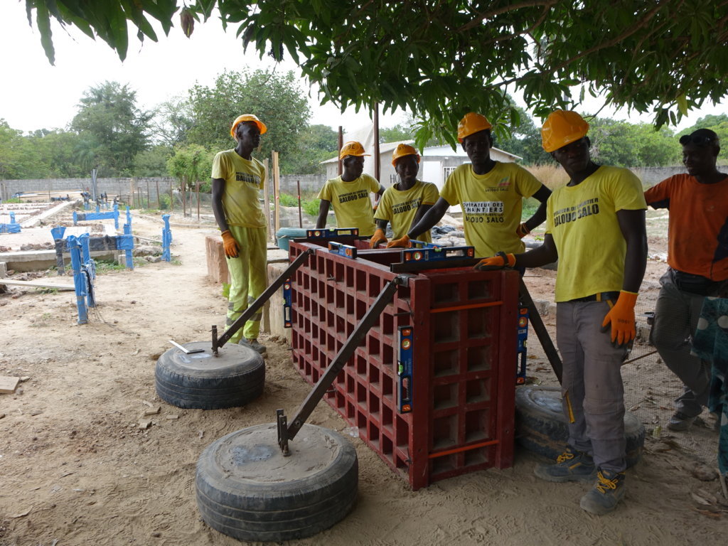 Formazione in Rammed Earth, architetture sostenibile in Africa con Baliuo Salo